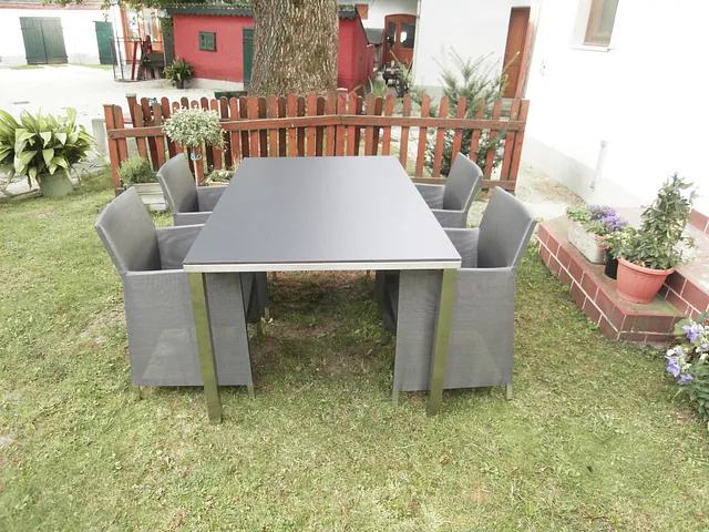Eine Terrasse als Referenzbild für Leistungen 