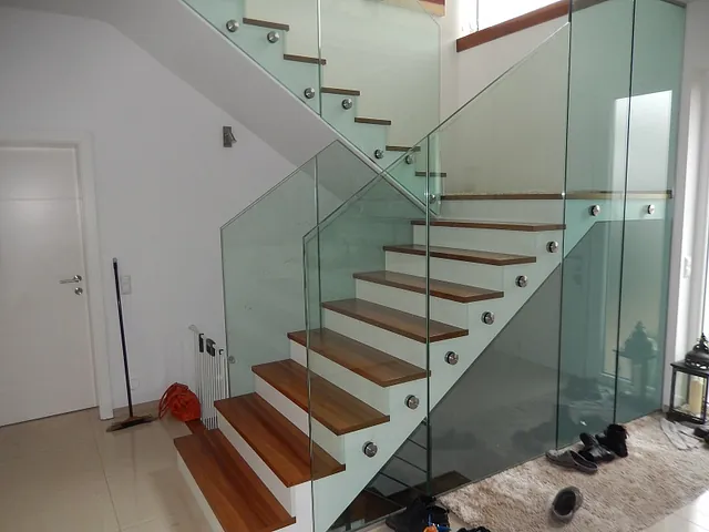 Eine Treppe als Referenzbild für Leistungen 